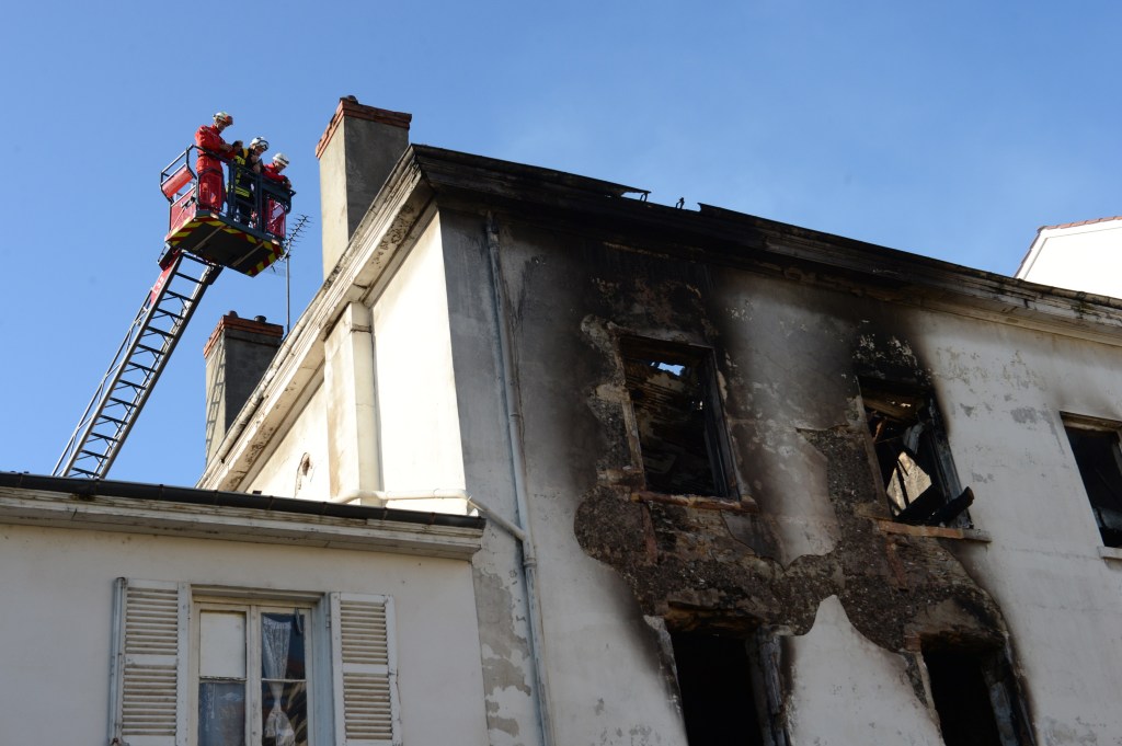 FRANCE-FIRE-MINORITIES-ROMA