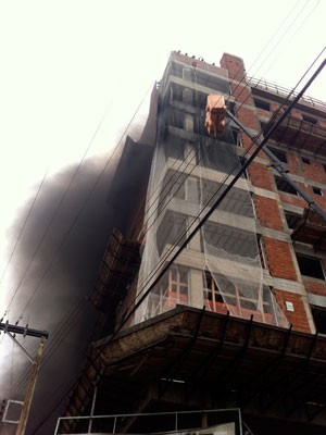 incêndio-construção