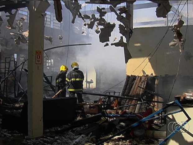 ja1_01_08_13-incendio-tapecaria