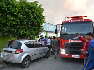 Funcionários  foram levados pelo Samu a hospital (Foto: Blog do Anderson)