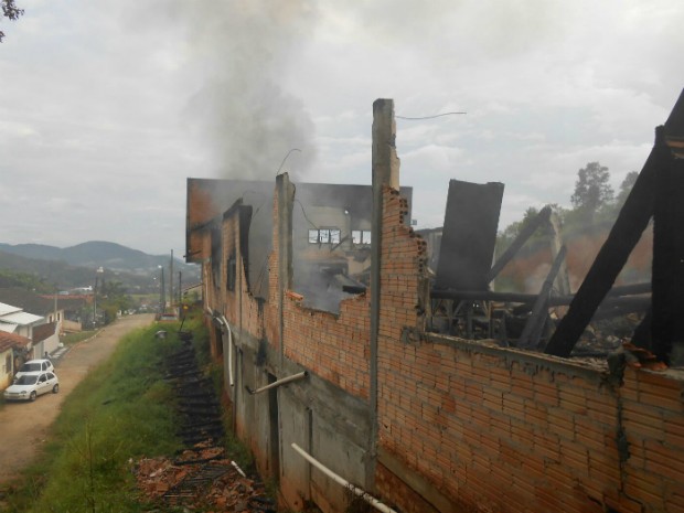 Não houve feridos (Foto: Corpo de Bombeiros de São João Batista/Divulgação)