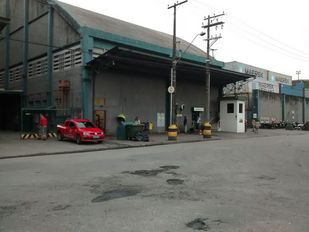 Armazém está localizado na Alemoa, em Santos