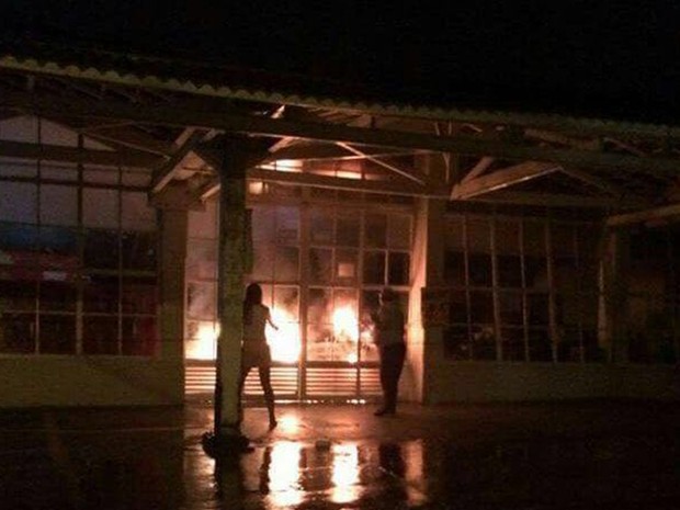 Incêndio em mercado de Catanduva (Foto: Reprodução / TV TEM)