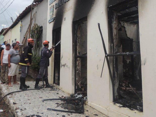 Fogo começou na tarde de terça-feira (29) (Foto: Divulgação/Prefeitura de Boa Vista do Tupim)