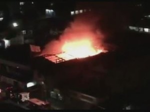 Incêndio durou cerca de duas horas (Foto: Reprodução/RBS TV)
