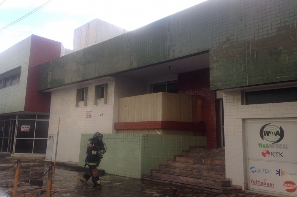 No local, tapumes para impedir a entrada de moradores de rua