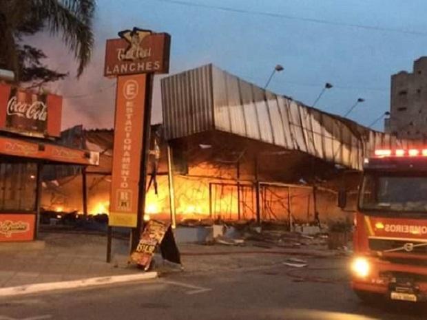 Chamas foram totalmente apagadas às 10h30min desta terça-feira Foto: Jacson Daniel Dias Alves / Arquivo Pessoal / Arquivo Pessoal