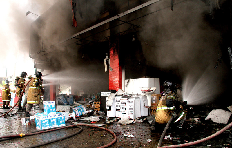 07 05 2016 Incêndio na Giro no centro do Alcantara SN (1)