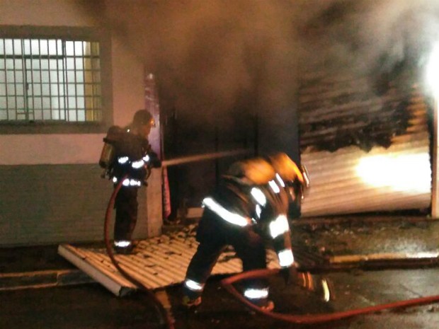 Incêndio atinge loja de variedades no Centro de Itu (Foto: GCM de Itu/Divulgação)