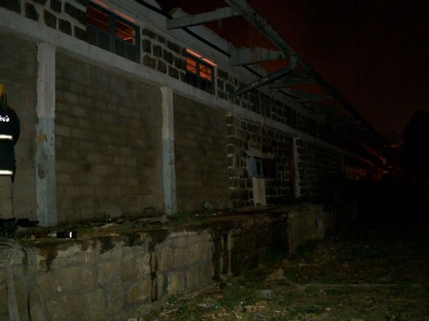 Incêndio aconteceu em Vila Velha, no Espírito Santo (Foto: Reprodução/ TV Gazeta)