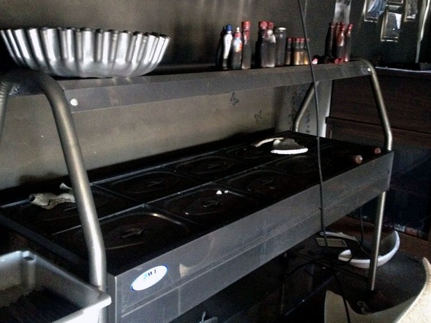 Incêndio aconteceu na madrugada desta quinta-feira (11) (Foto: Heloise Hamada/G1)