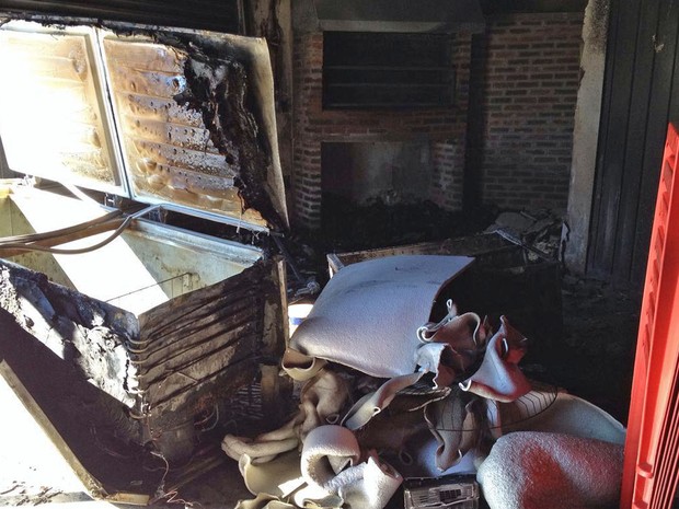 Curto-circuito começou no freezer do estabelecimento (Foto: Heloise Hamada/G1)