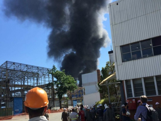 Funcionários tiveram de evacuar setores da empresa (Foto: Arquivo Pessoal)