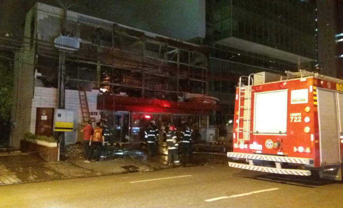 Fogo teria começado na parte de cima do estabelecimento, onde fica o depósito. Foto: Luciana Morosini/DP