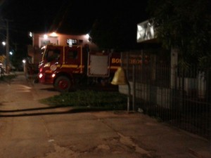 Várias encomendas e correspondências queimaram (Foto: Samela Bonfim/TV Tapajós)