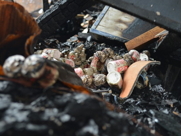 Farmácia da unidade foi destruída pelo incêndio (Foto: Hosana Morais/G1)
