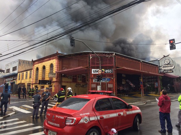 Rua Benjamin Constant é interditada no Centro de Campinas  (Foto: Roberta Steganha / G1 Campinas)