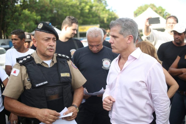 Militares estiveram no local e apresentaram o embargo da Justiça ao evento